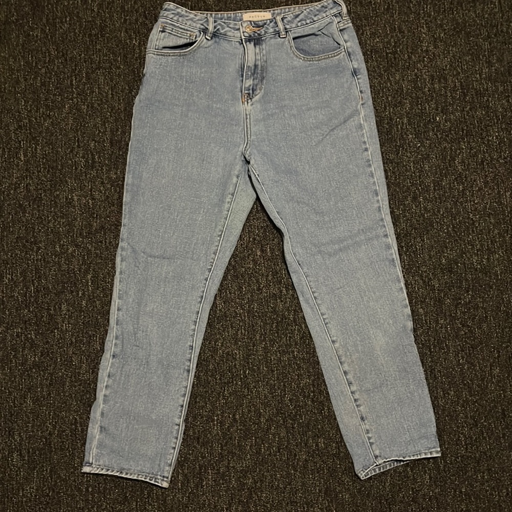 PAC SUN mom jeans. Great condition. Size 28.